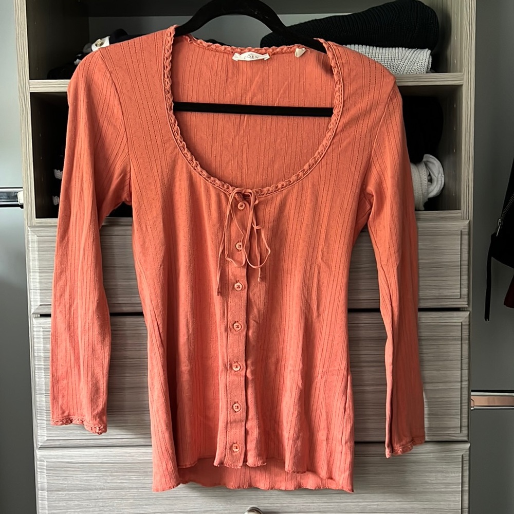 Vivienne Tee